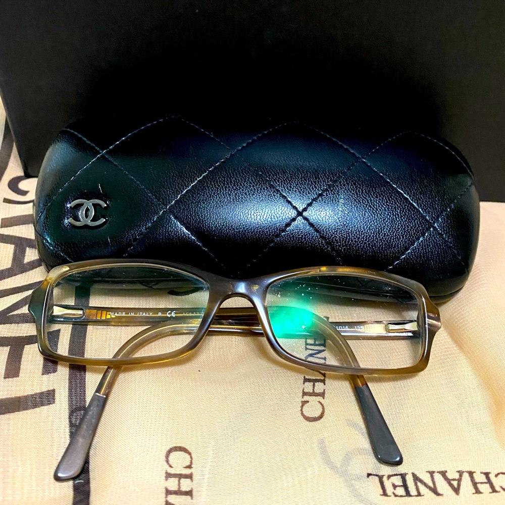 Chanel Authentic Frame - Picture 2 of 5
